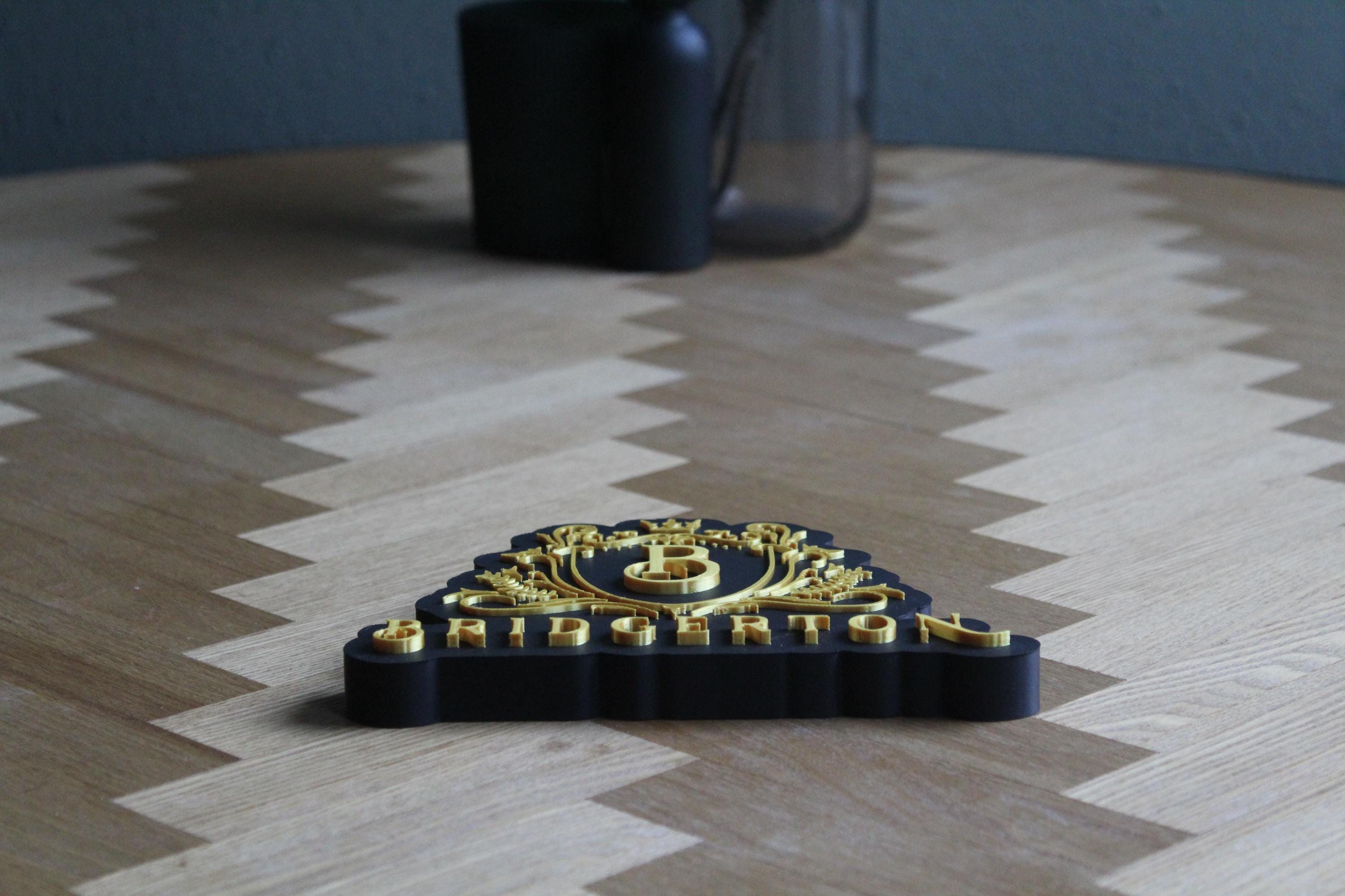 Bridgerton Logo | Regency Dekor | 3D-gedruckte Fanfigur | Historisches Drama | Romantische Serie | Geschenkidee