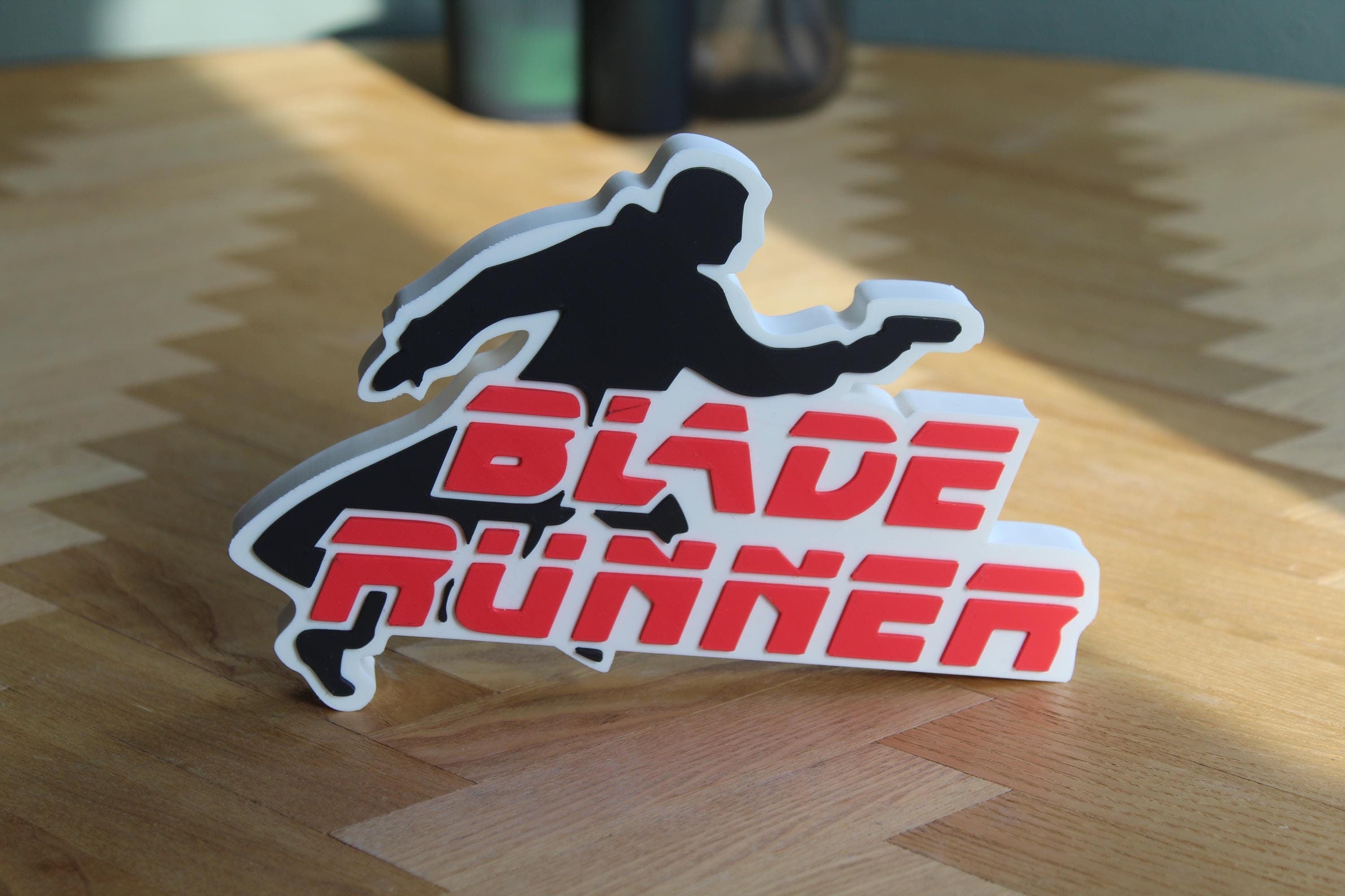 Blade Runner Logo | Cyberpunk Symbol | Kultfilm Dekoration | Sci-Fi Klassiker | 3D Druck FIgur